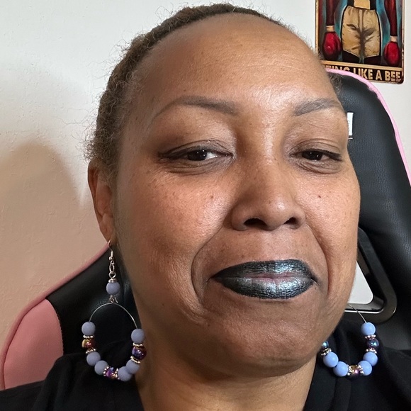 💄 SOFT HINT a MAC FROST LIPSTICK.  ** NEW IN THE BOX. FULL SIZE. - Picture 8 of 11